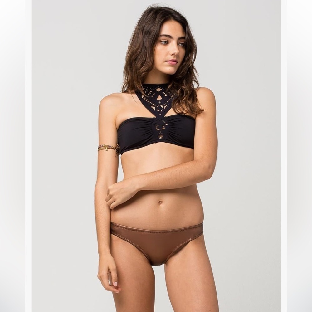 O’Neill by Cynthia Vincent Miah Black Halter Bikini Top Size Small - Picture 2 of 5